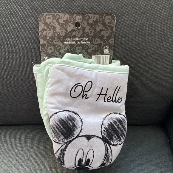 Disney 2pk  Oversized Mini Oven Mitts Mickey Mouse - Picture 3 of 3